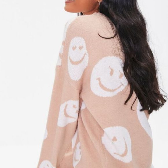 Forever 21 Happy Face Emoji Smile Oversized Knit Sweater Nude White Large NWT 12 - Picture 4 of 6